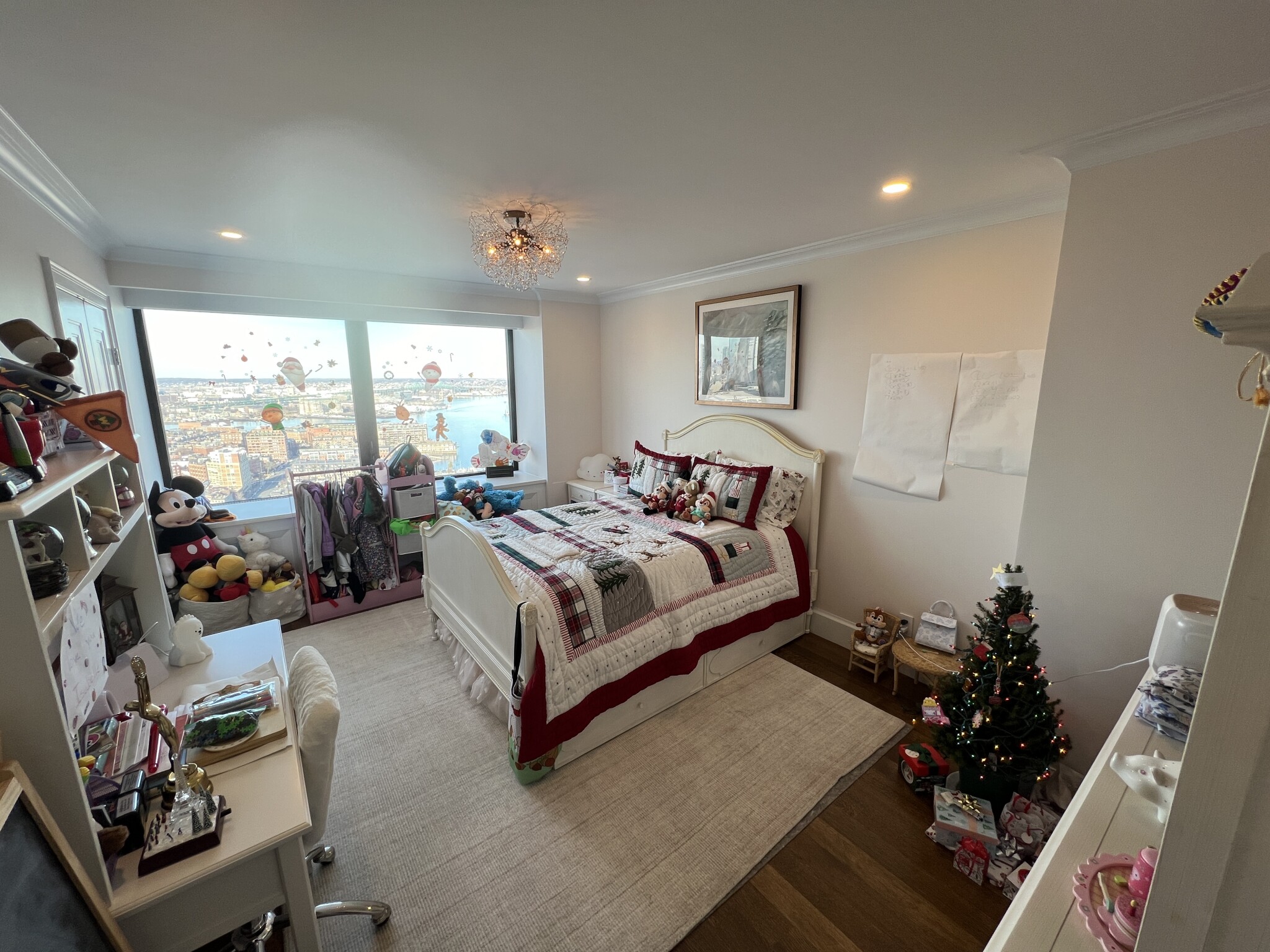 85 East India Row, Downtown