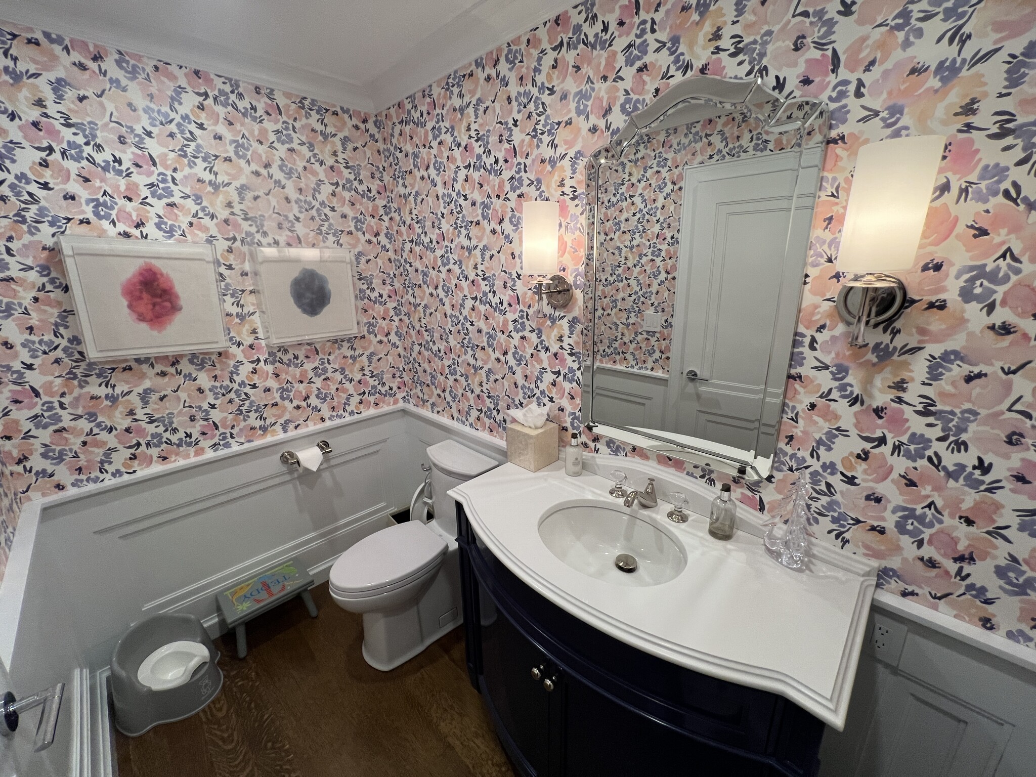 85 East India Row, Downtown