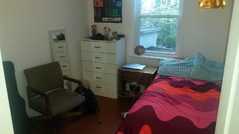 93 Hillside St, Mission Hill