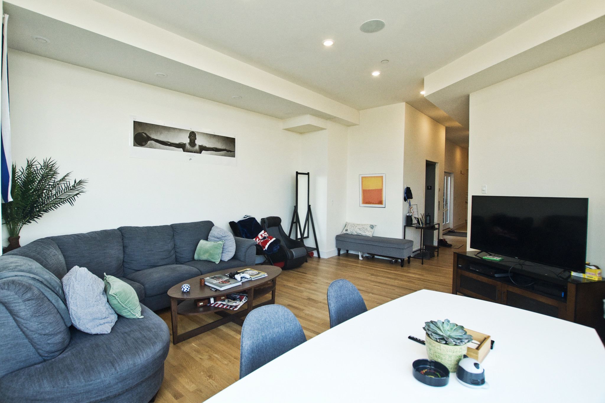 877 Beacon St, Fenway