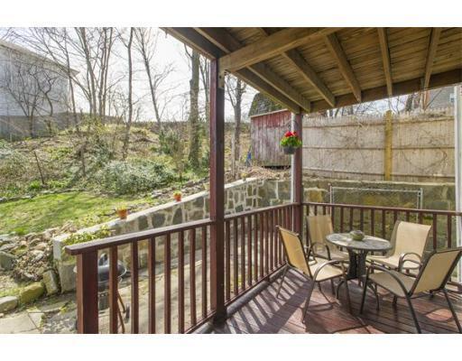 20 Sunset St, Mission Hill