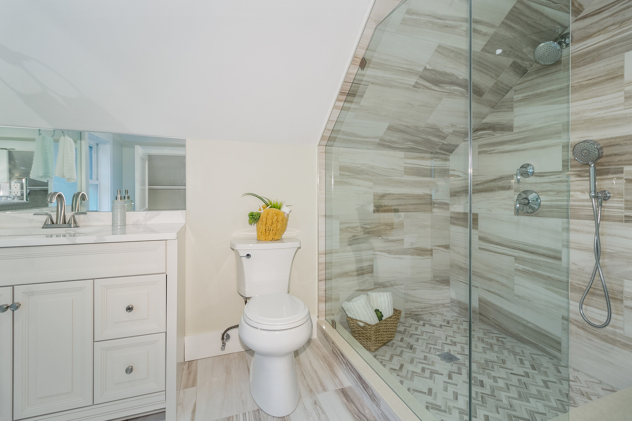 293 Rindge Ave, North Cambridge