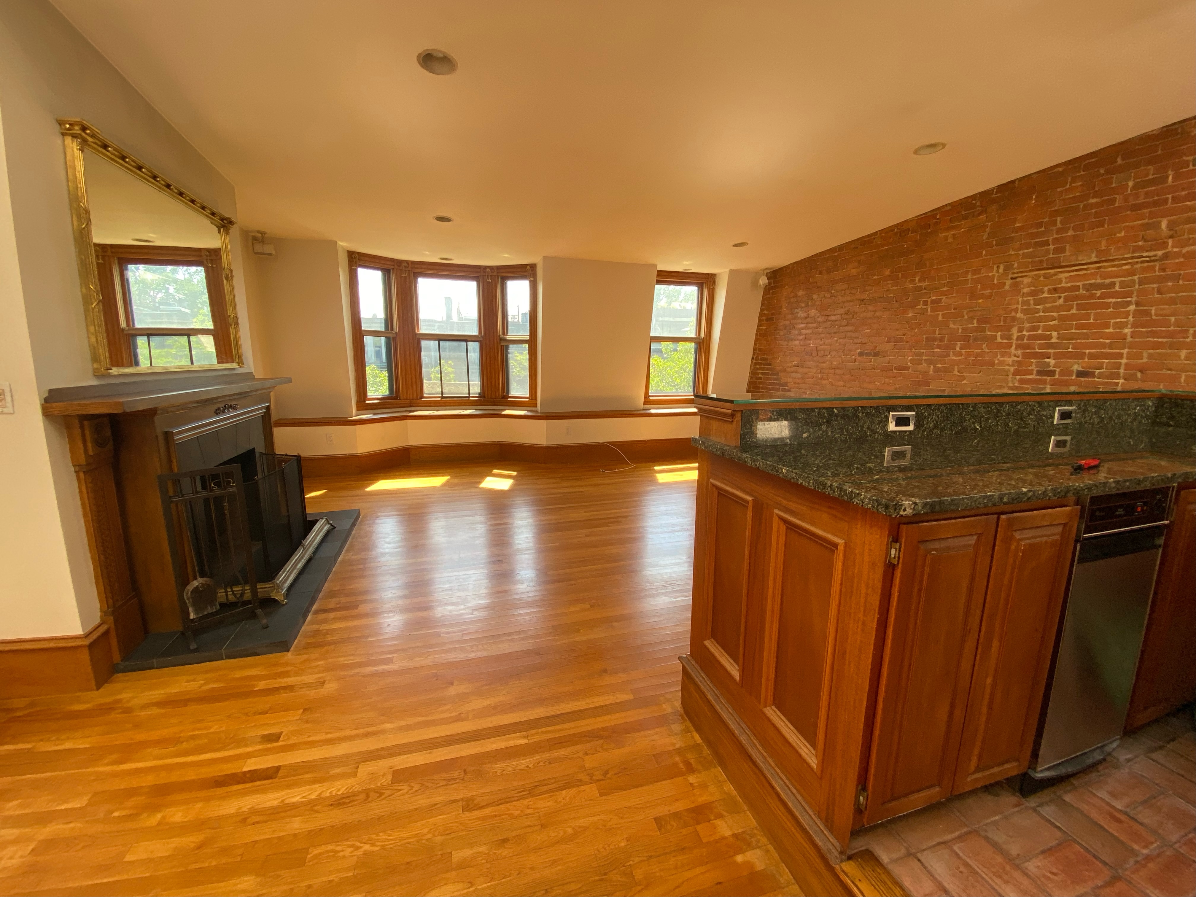 18 Holyoke St, South End