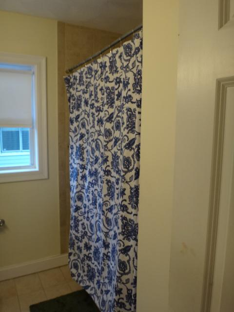 128 Hillside Se, Mission Hill