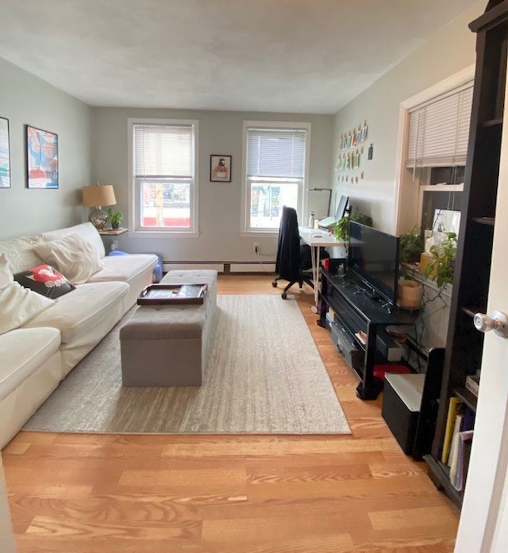 137 Chelsea St, East Boston