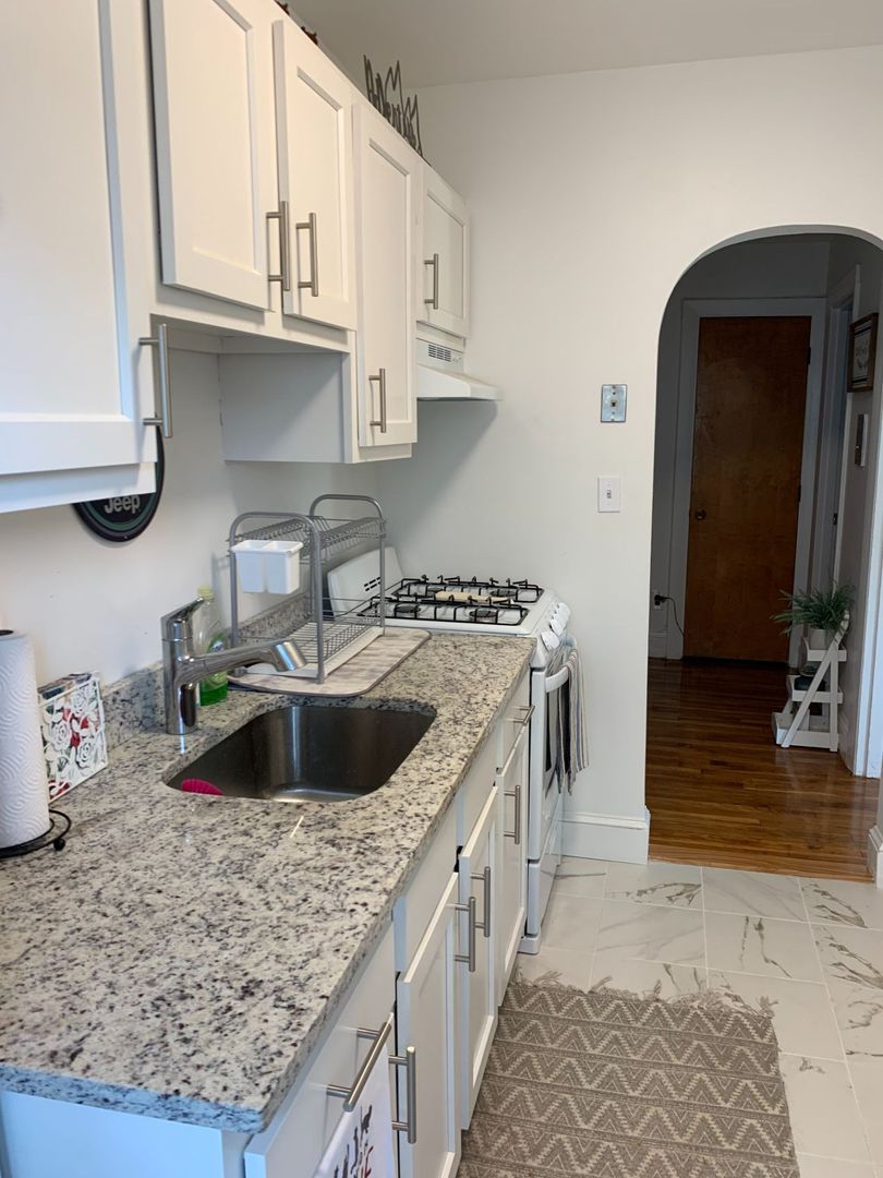 87 Winthrop Shore Dr, Winthrop