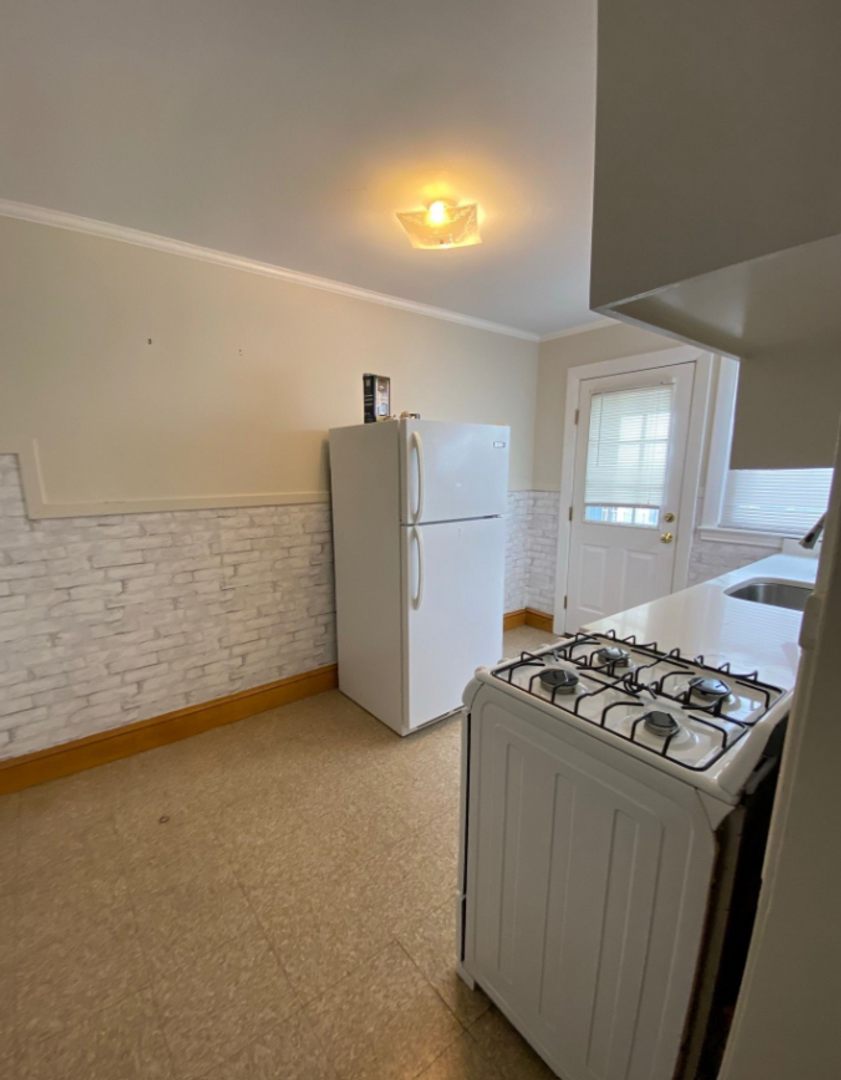 90 Winthrop Shore Dr, Winthrop