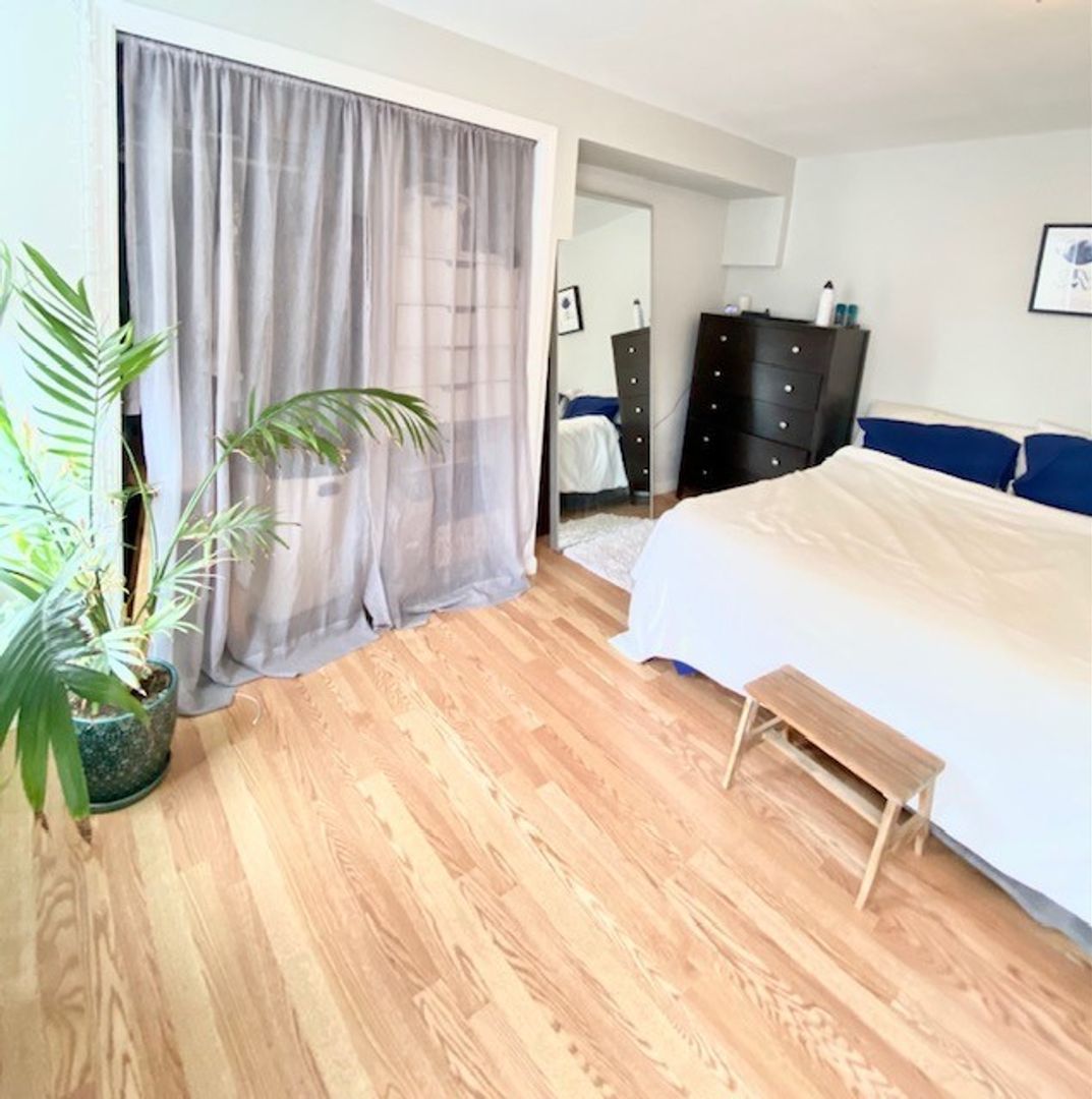 137 Chelsea St, East Boston