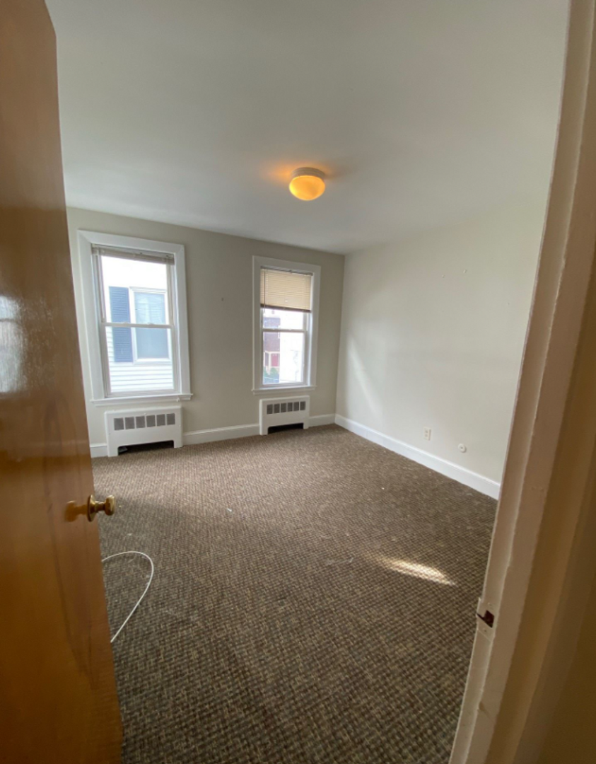 90 Winthrop Shore Dr, Winthrop