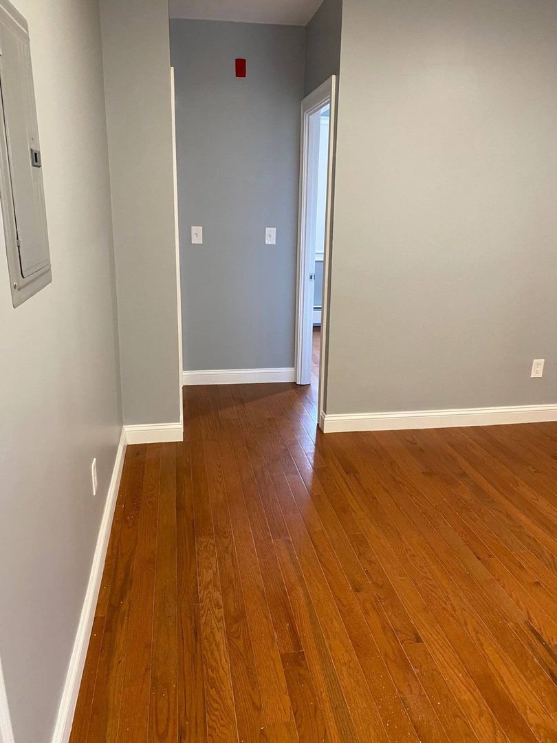 33 Chelsea St, East Boston