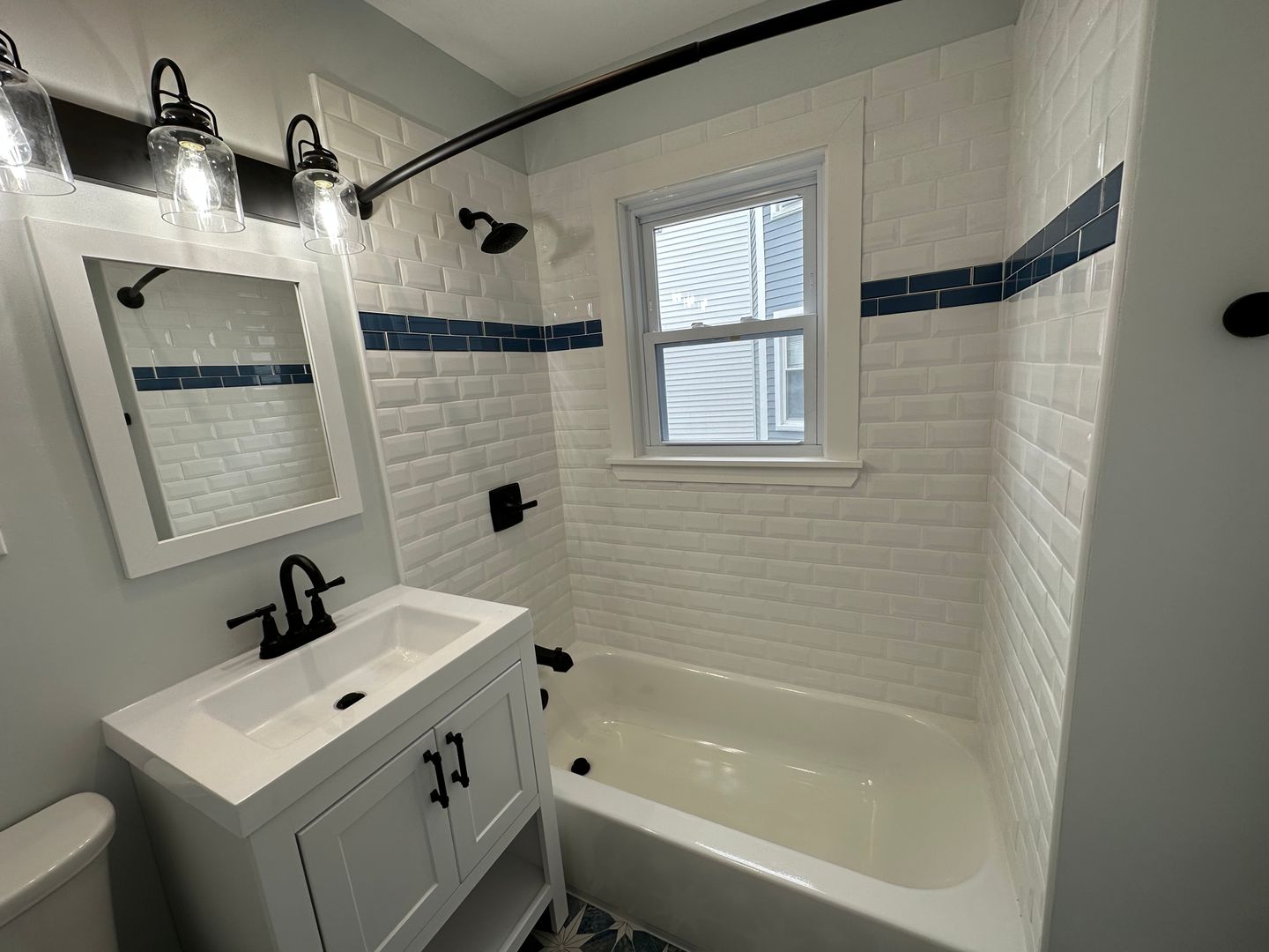 87 Winthrop Shore Dr, Winthrop