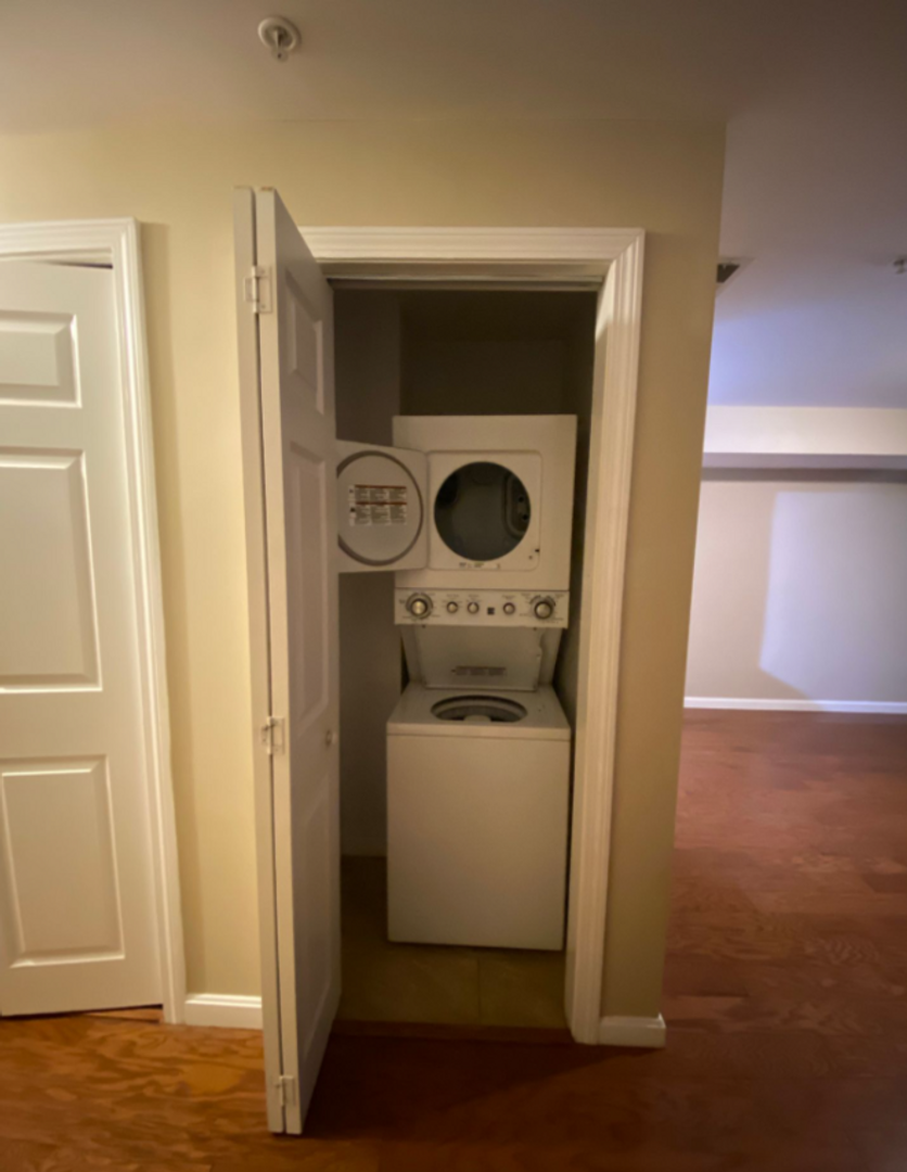 53 Chelsea St, East Boston