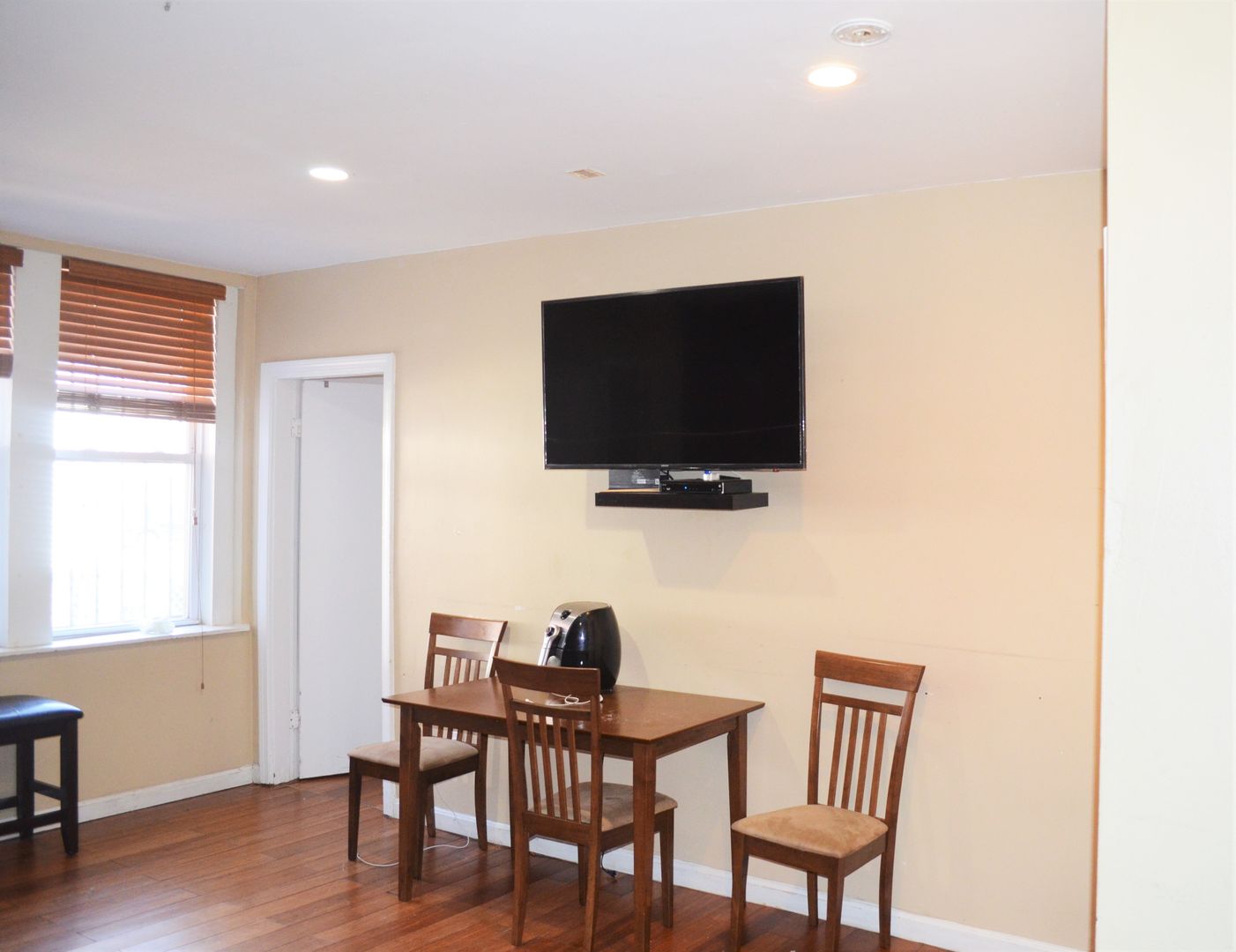 212 Maverick St, East Boston