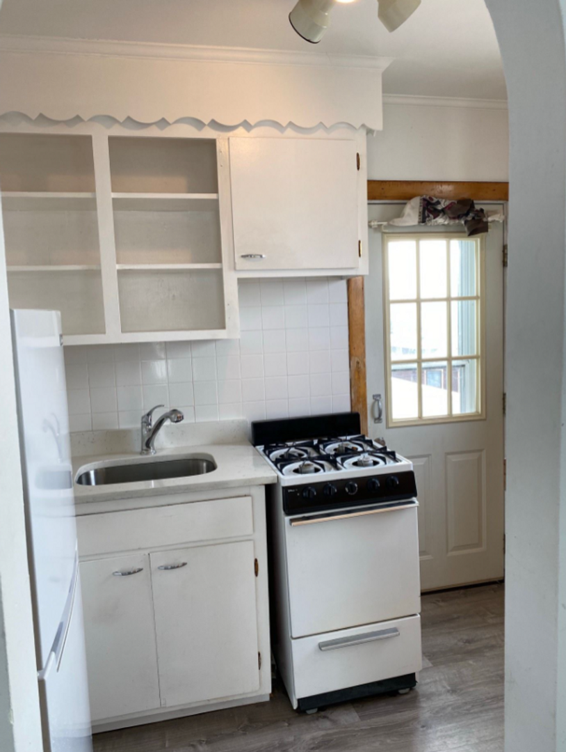 87 Winthrop Shore Dr, Winthrop