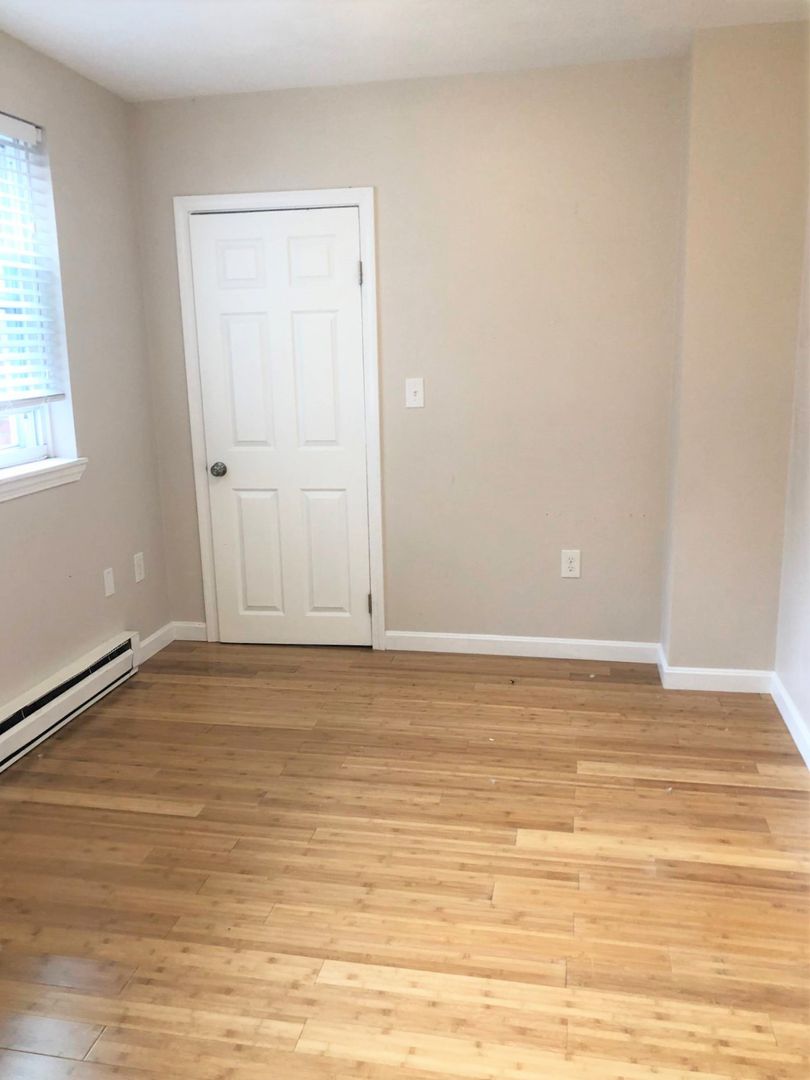 31 Chelsea St, East Boston