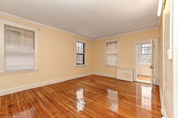 131 Freeman St, Coolidge Corner