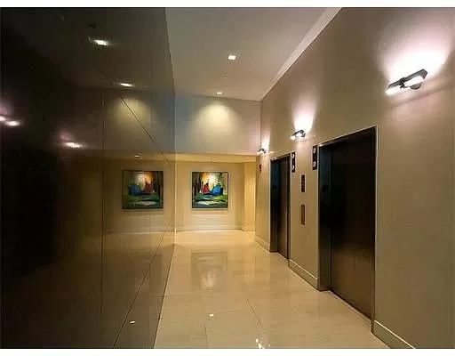 80 Broad St, Downtown