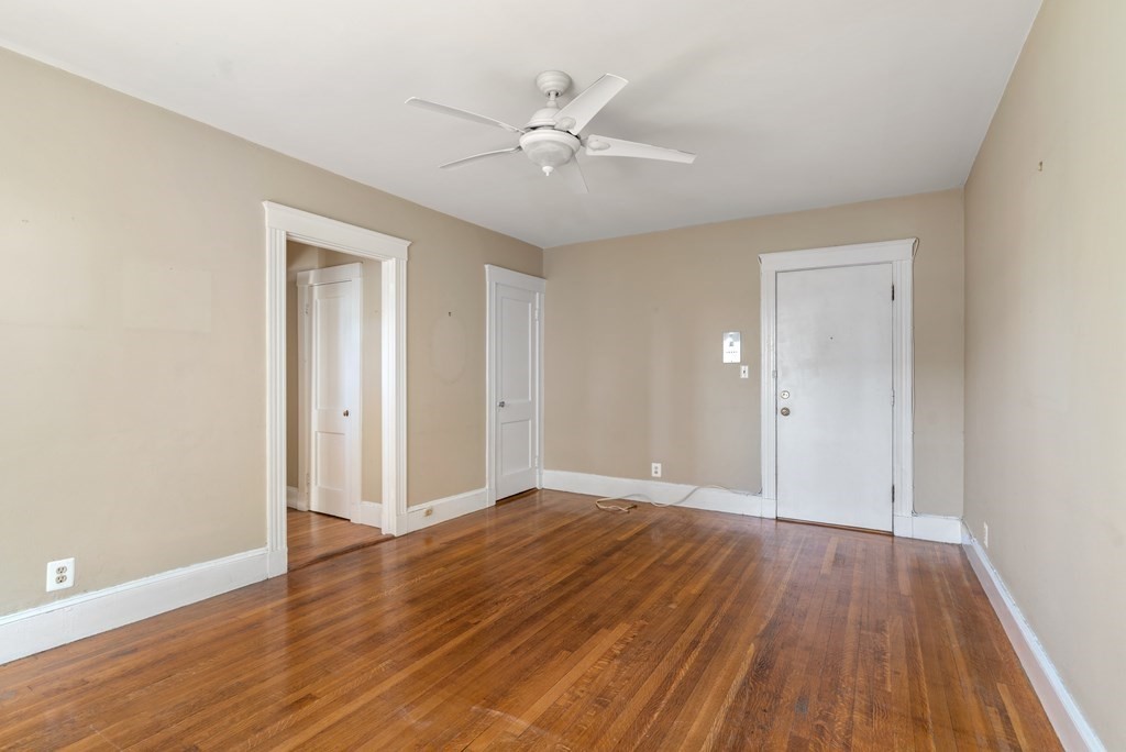 1607 Commonwealth Ave, Brighton