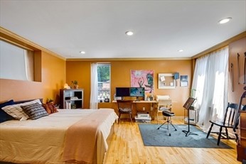 48 Moreland St, Roxbury