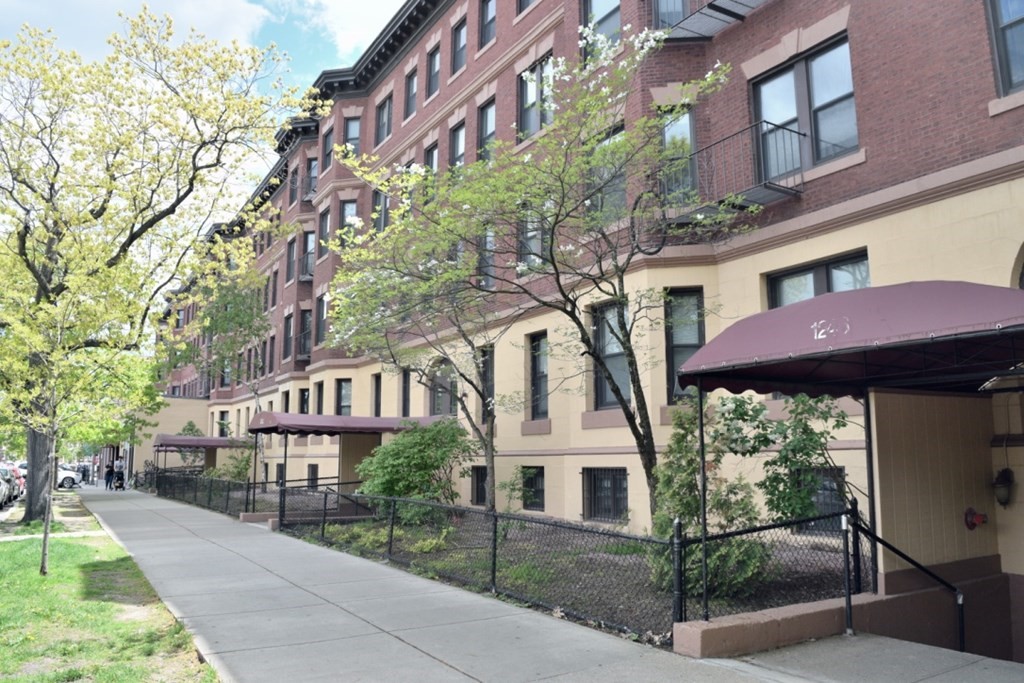 1242 Commonwealth Ave, Allston