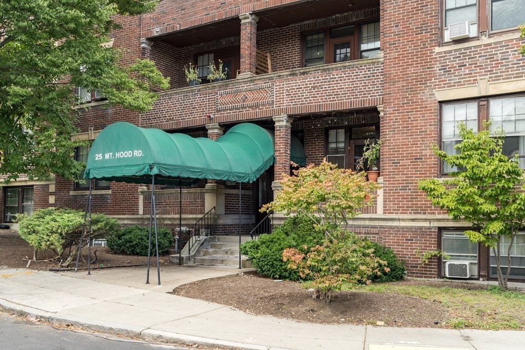 25 Mount Hood Rd, Brighton