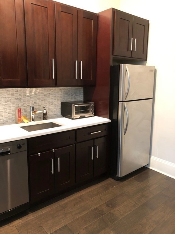 77 Montgomery St, South End