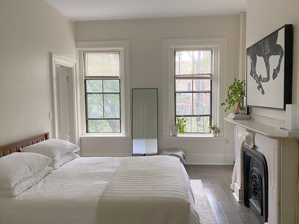 77 Montgomery St, South End