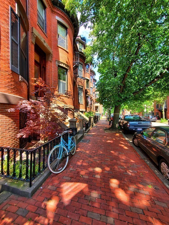 77 Montgomery St, South End