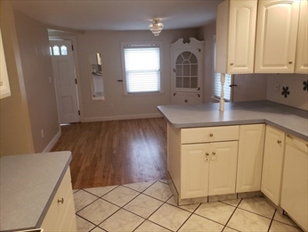 92 Pine Hill Rd, Dedham