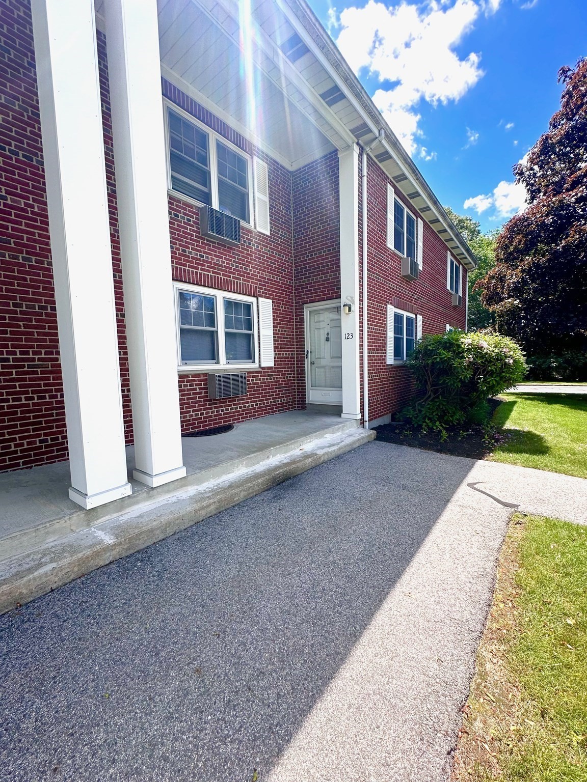 123 Emerson Gardens Rd, Lexington