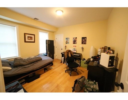 15 Orchard St, Porter Square