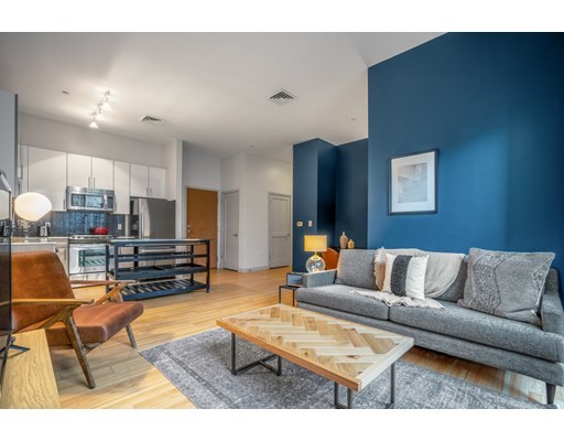 320 D St, South Boston