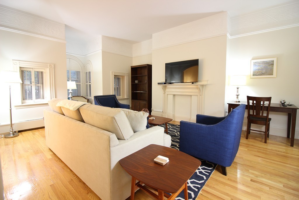 387 Commonwealth Ave, Back Bay