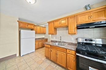 742 River St, Hyde Park