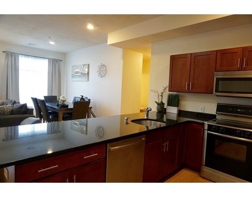 9 Gardner St, Allston