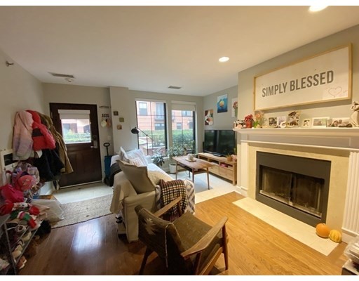 32 Garrison St, Back Bay