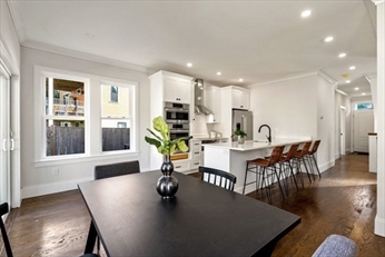 14 Porter St, Jamaica Plain