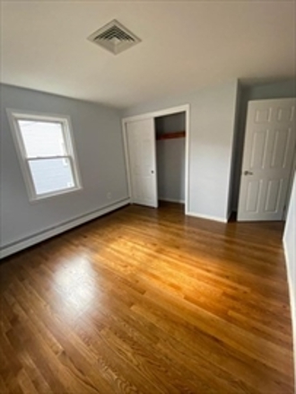 31 Sanford St, Hyde Park