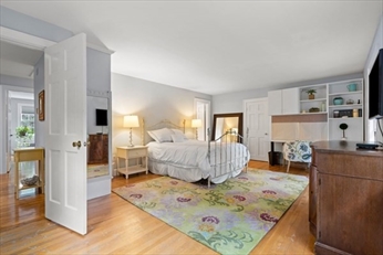 956 Blue Hill Ave, Milton