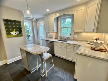 451 Poplar St, Roslindale