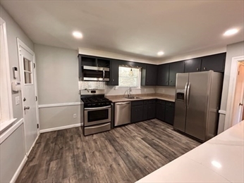 35 Leonard St, Dedham