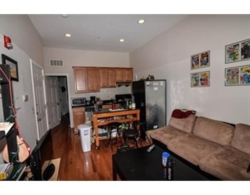 31 Dwight St, South End