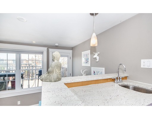 514 1/2 3rd St, South Boston