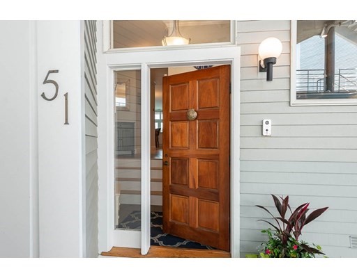 51 Pier 7, Charlestown