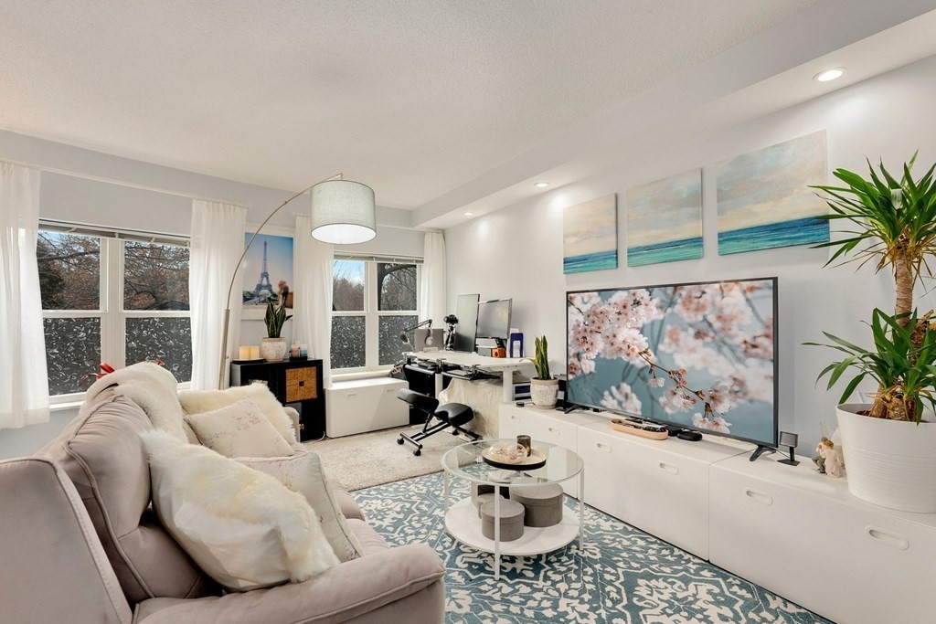 655 Concord Ave, West Cambridge