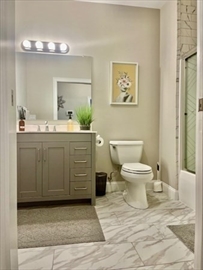 966 Hyde Park Ave, Hyde Park