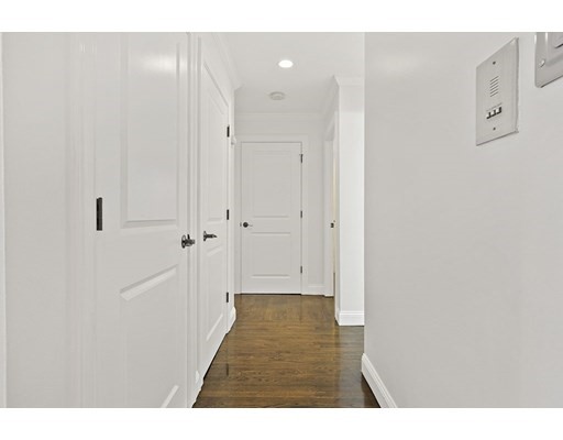 71 Oxford Ave, West Cambridge