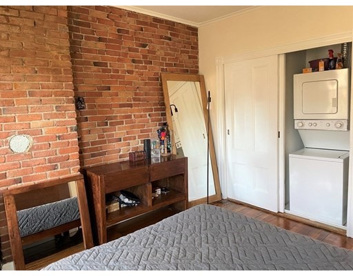 157 N St, South Boston