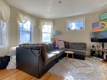 35 Manning St, Roslindale