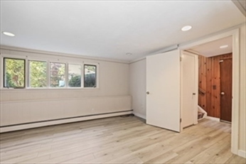 11 Centre Ln, West Roxbury